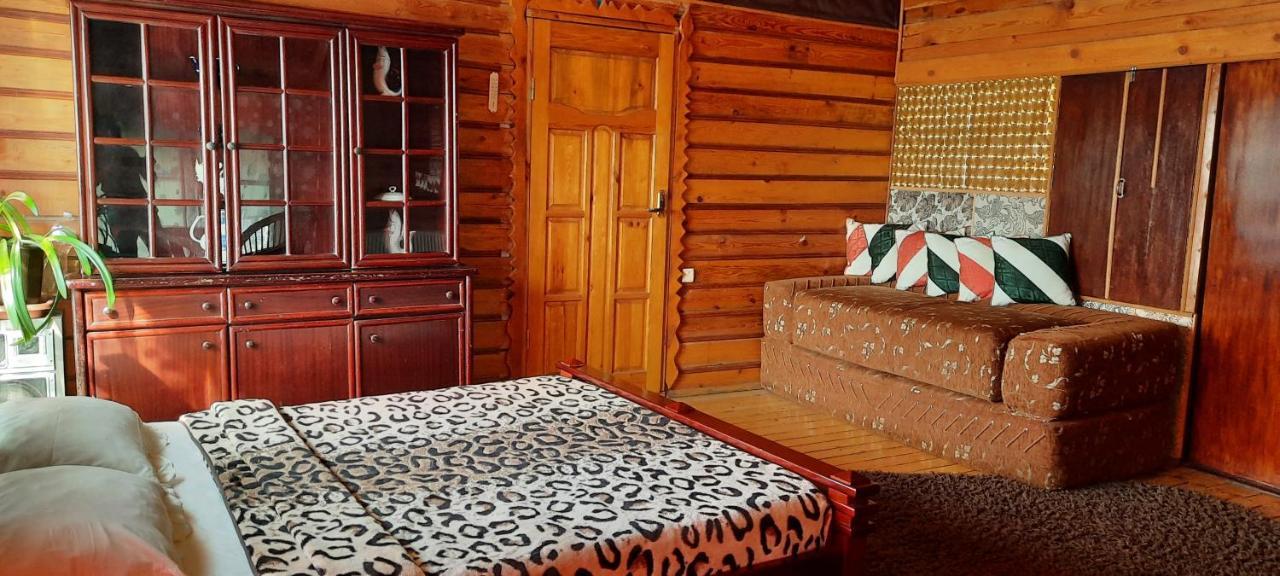Kitech Guest House Odessa Exteriör bild