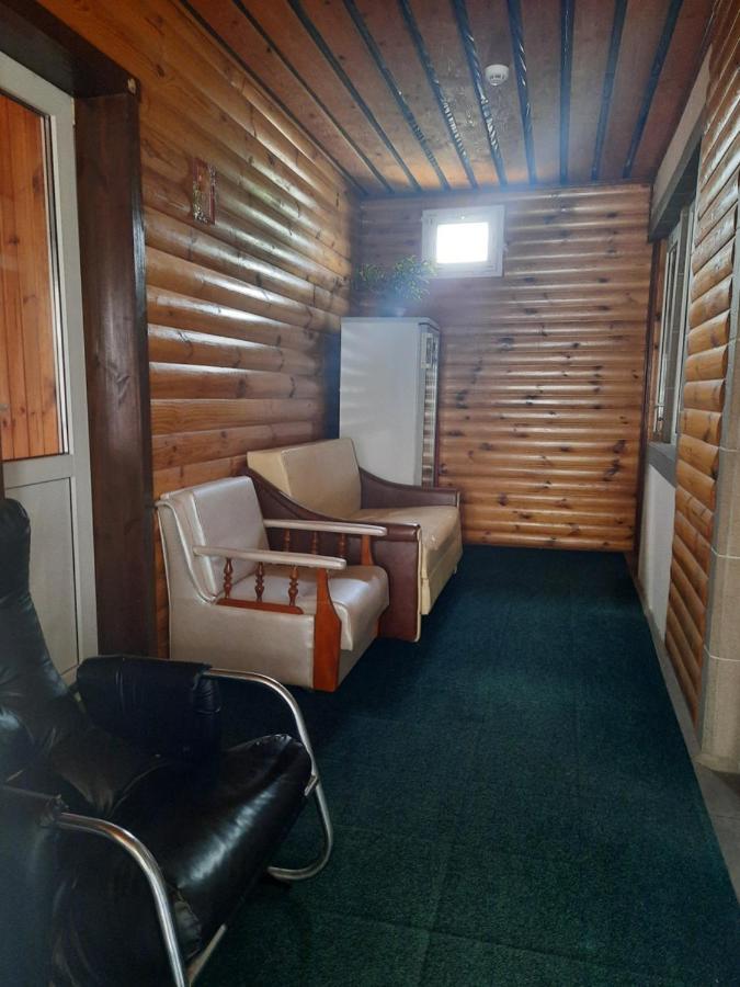 Kitech Guest House Odessa Exteriör bild