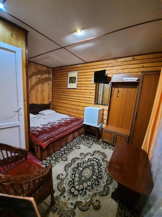 Kitech Guest House Odessa Exteriör bild
