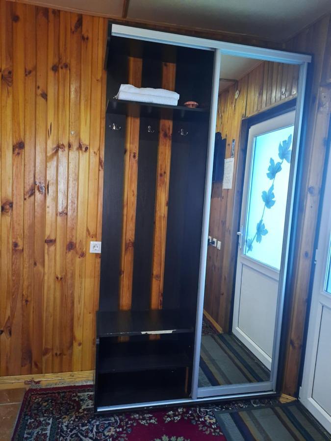 Kitech Guest House Odessa Exteriör bild