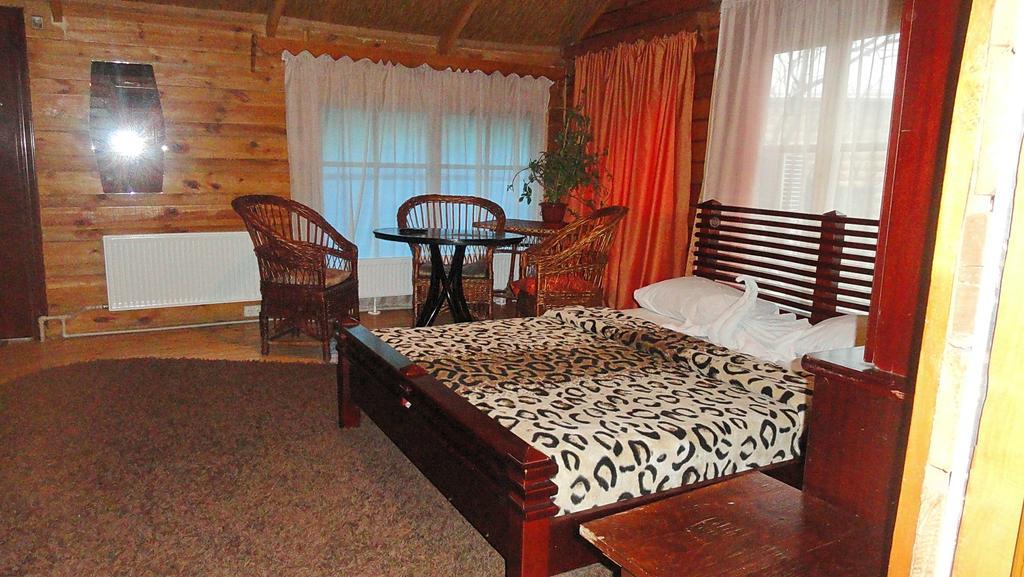Kitech Guest House Odessa Exteriör bild