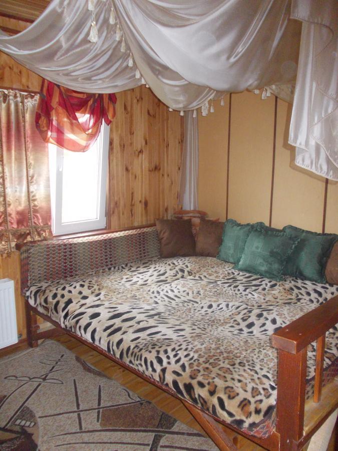 Kitech Guest House Odessa Exteriör bild